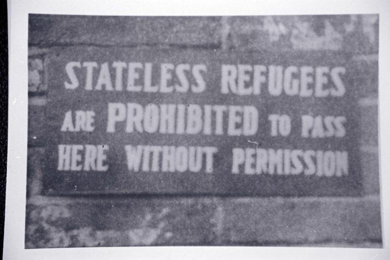 Sign prohibiting passage by stateless refugees in Hongkew (Shanghai, China)