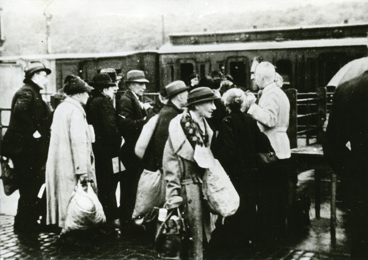 Jews boarding a deportation train from Wiesbaden to Theresienstadt.