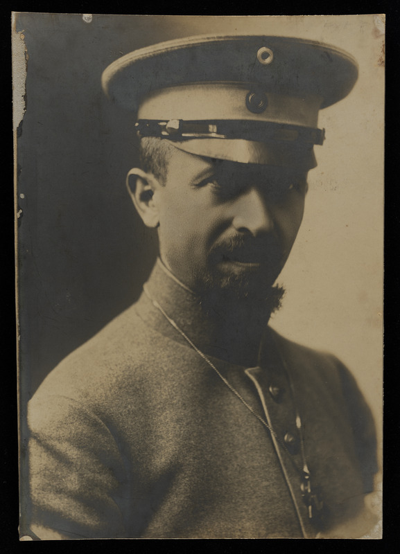 Photo portrait of Aron Taenzer - The Edythe Griffinger Portal
