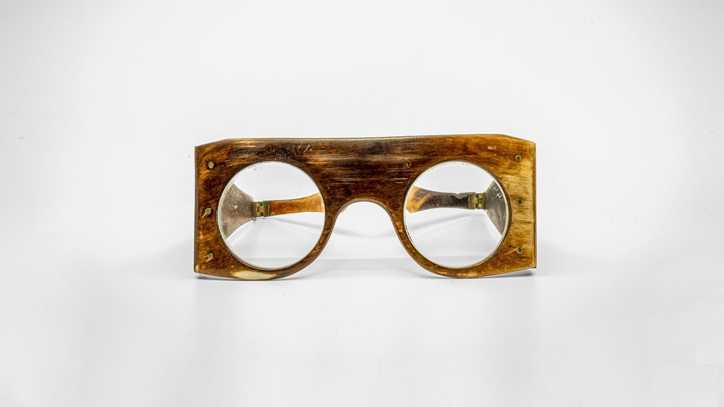 Moses Mendelssohn's eyeglasses, SHP