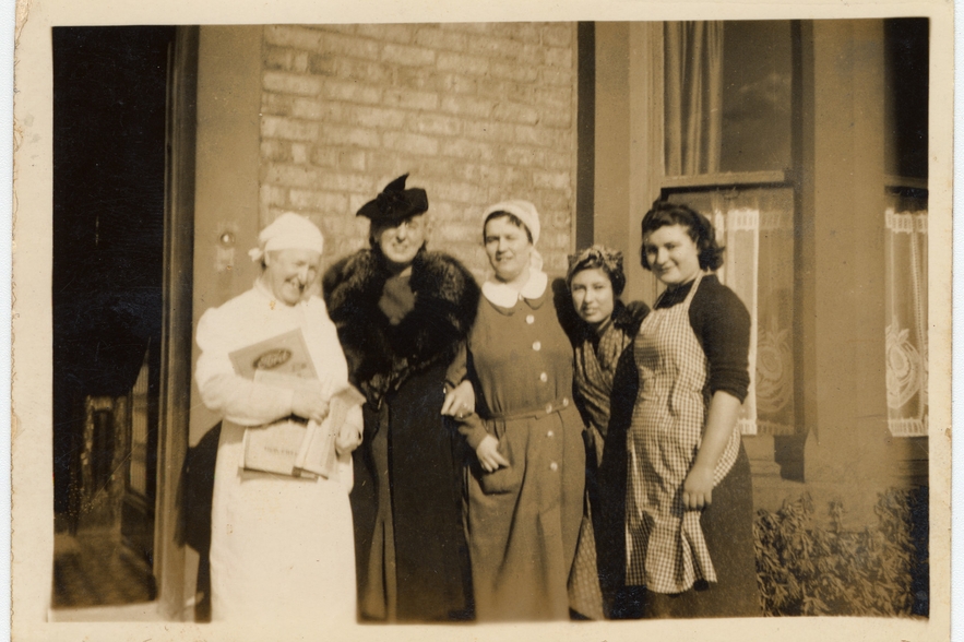 Alice Urbach and others at Windermere hostel for Jewish refugees