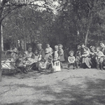 Picture of children from Haus IV of the Heim des Jüdischen Frauenbundes (Jewish Women’s Federation Home) in Neu-Isenburg in 1937.