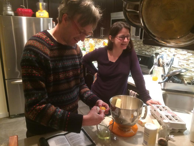 Separating the egg yolks and whites for Spitzbuben