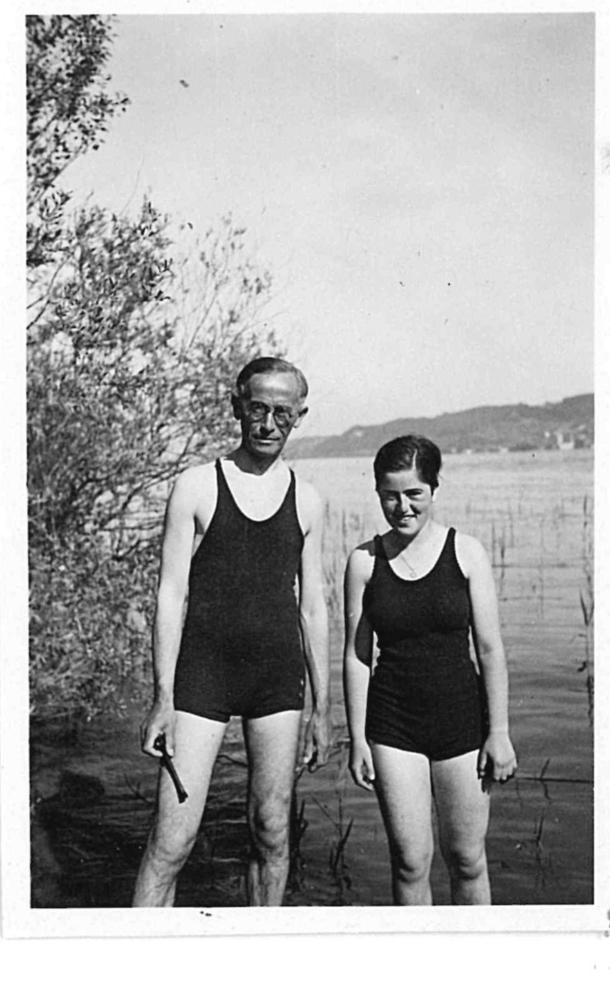 Jacob Picard and Marianne Rein in swimsuits, 1937.