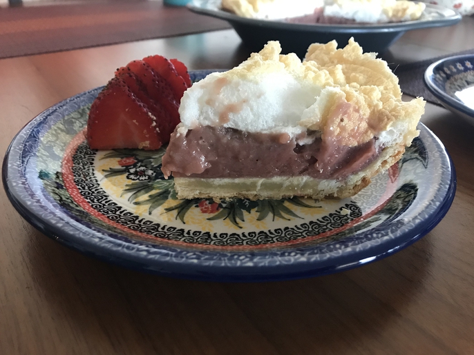 A slice of Hélènemama's Erdbeer Gateau