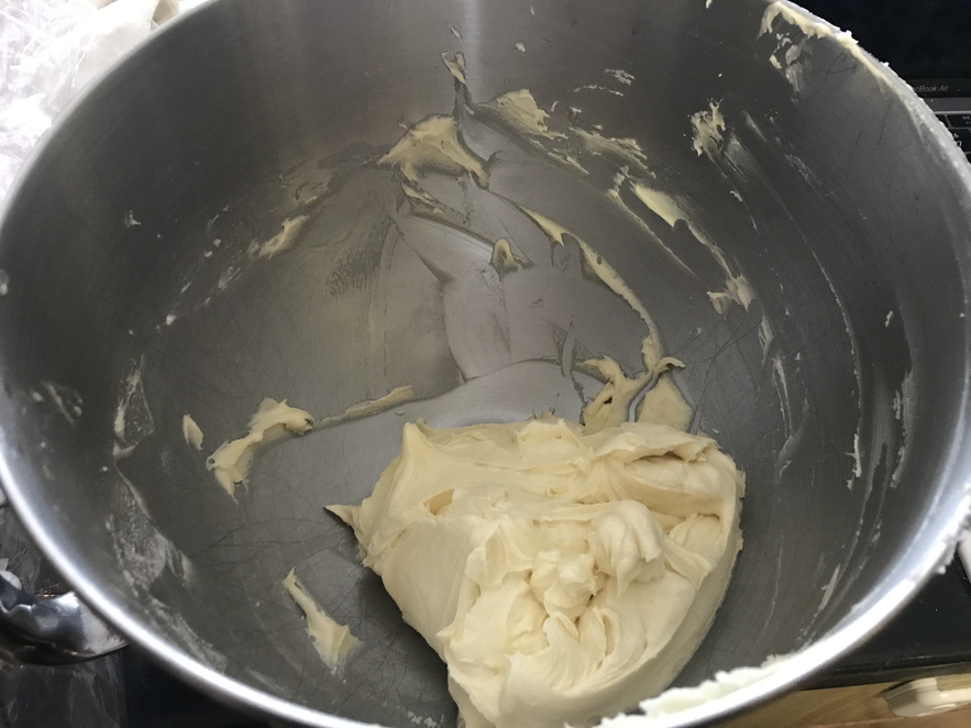 The batter for the Palets de Dames