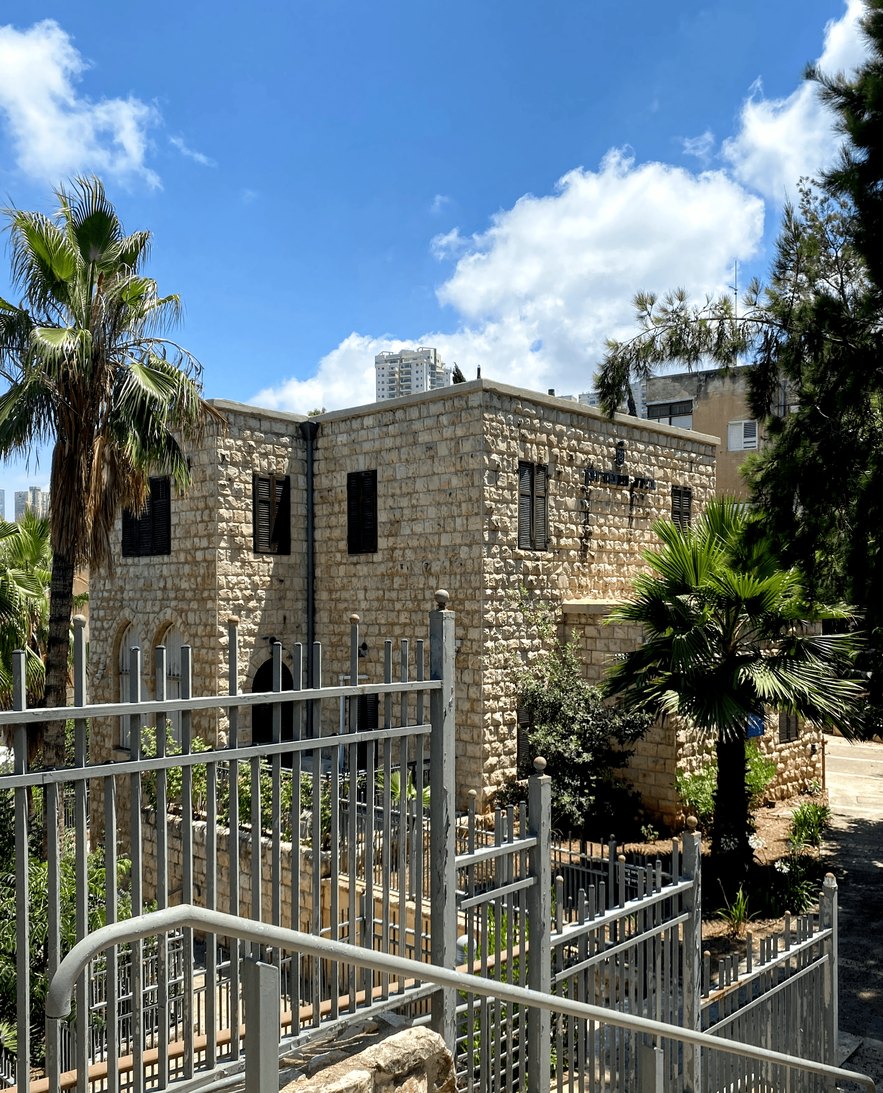 Struck House in Haifa