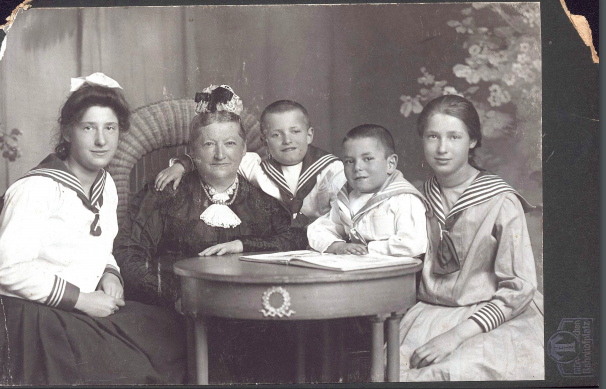 Lewy Family