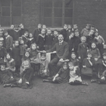 Wilhelm Buchheim among pupils F37403.jpg