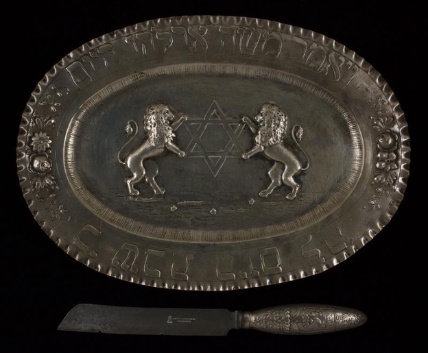 Challah plate and knife