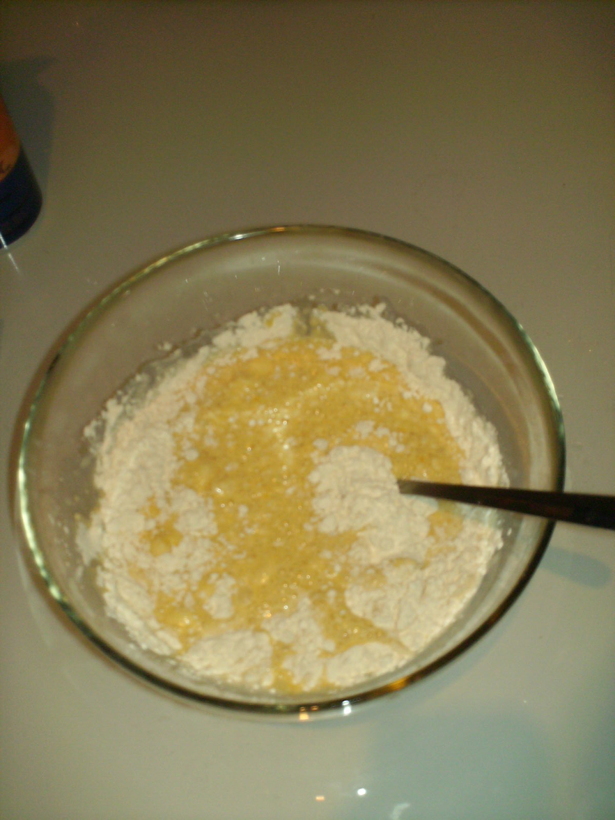 Flour, egg yolk and milk for the Kaiserschmarrn
